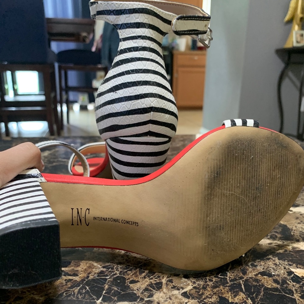 Heels - Picture 3 of 3